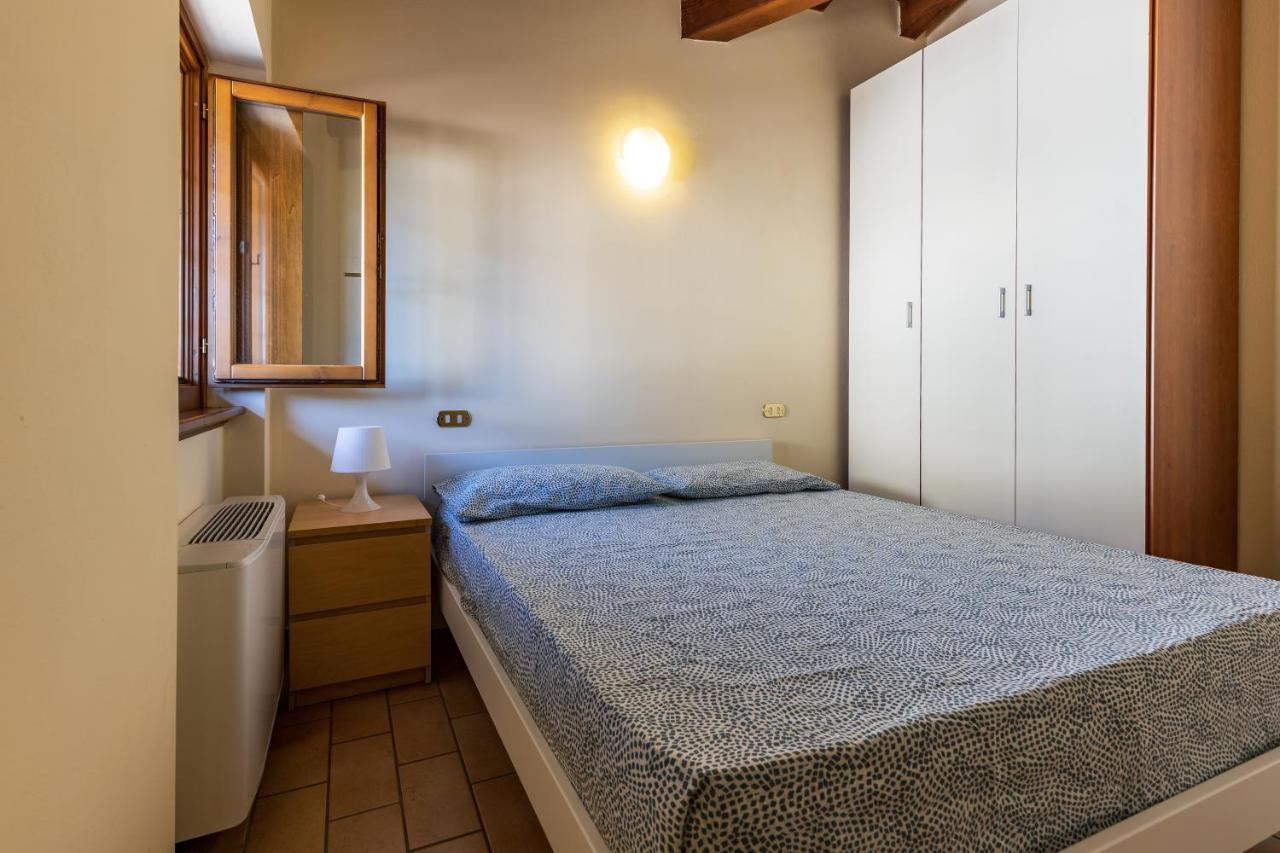 Il Casale Lonato - By Host4U Aparthotel Luaran gambar