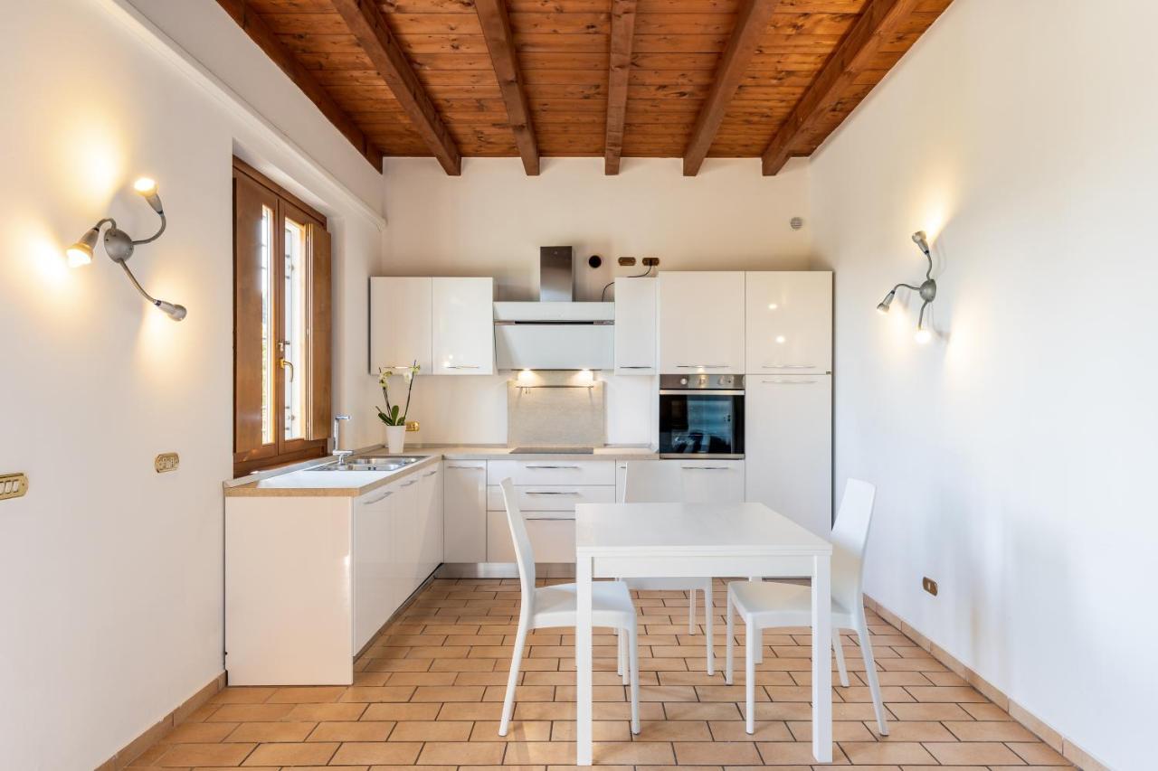 Il Casale Lonato - By Host4U Aparthotel Luaran gambar