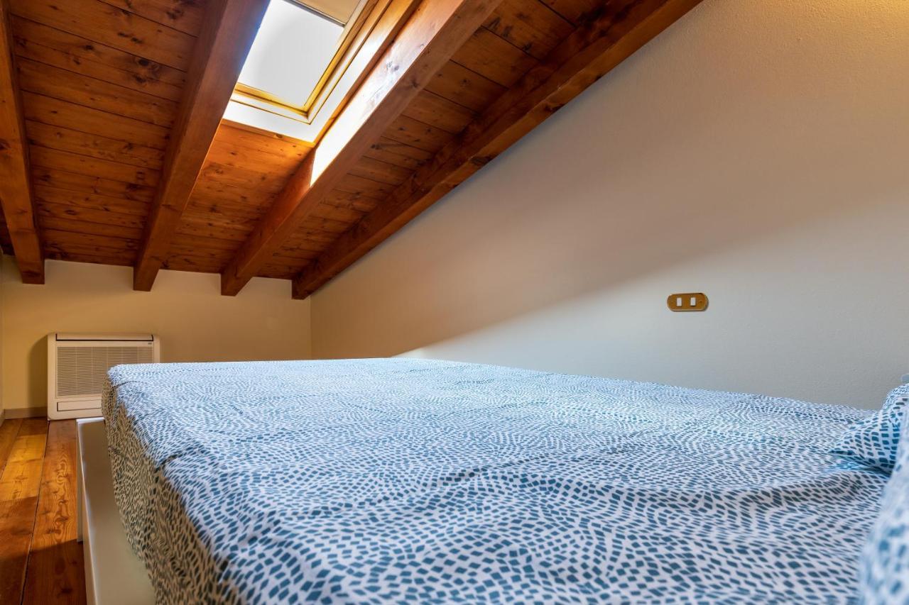Il Casale Lonato - By Host4U Aparthotel Luaran gambar